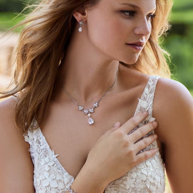 Smukt hårpynt, hårbånd og diademer til bruden