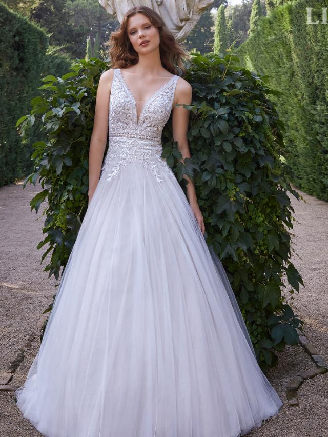 Find brudekjolen billigt på www.lilly.dk